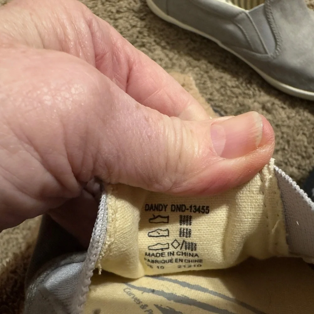 TAOS Dandy Sneakers Gray Canvas Slip On Shoes Athleisure Travel Resortwear SZ 10